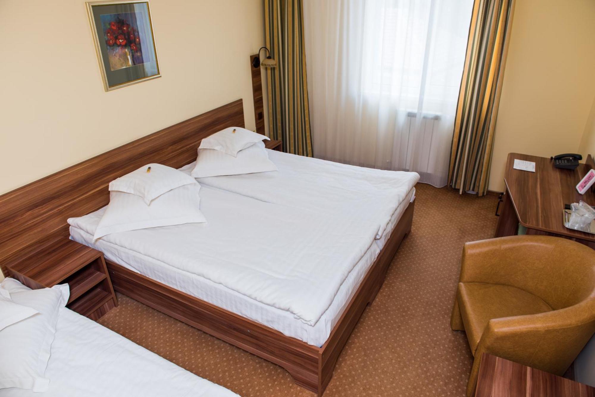 אורדאה Hotel Lyra חדר תמונה